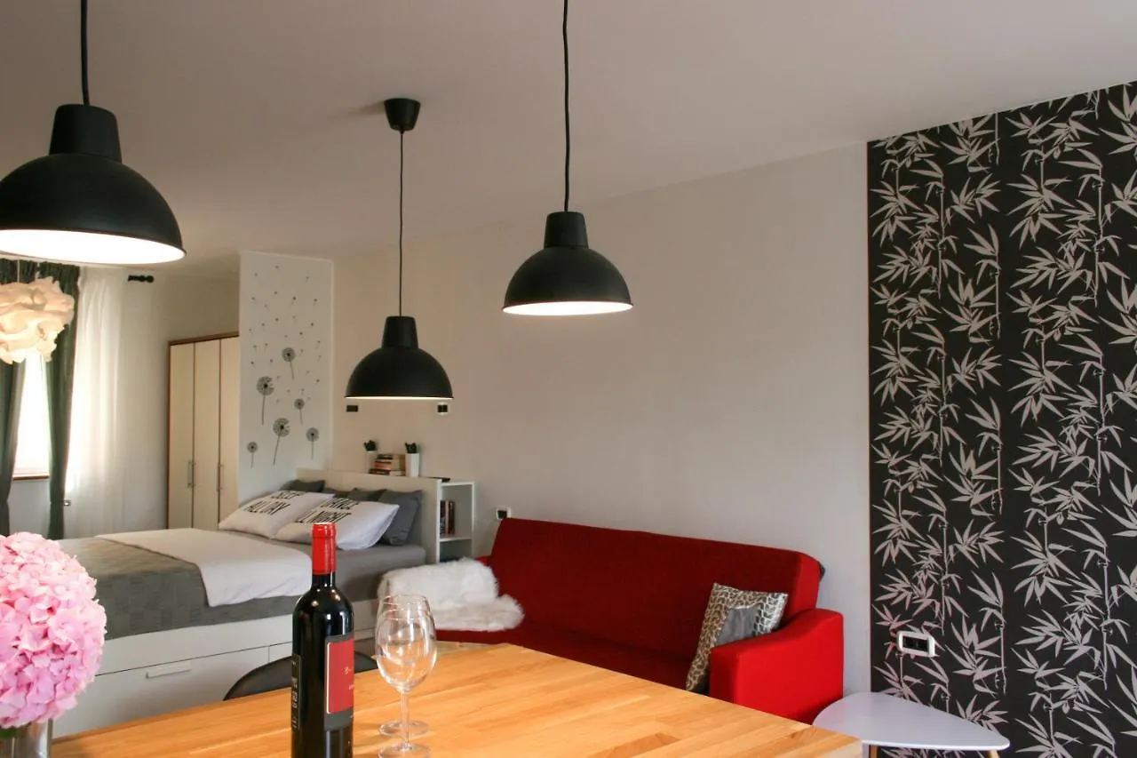 Pretty Little Thing Called Biska Pula Apartamento